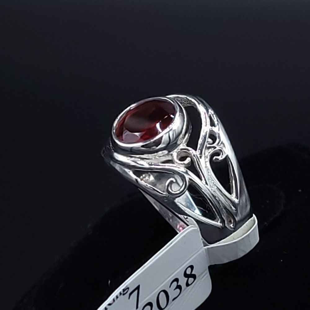 𝅺Garnet ring - Picture 2 of 9